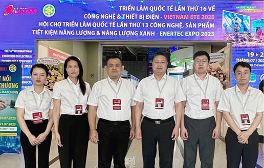 海阔天高 ，，，，，，“颐越”千里